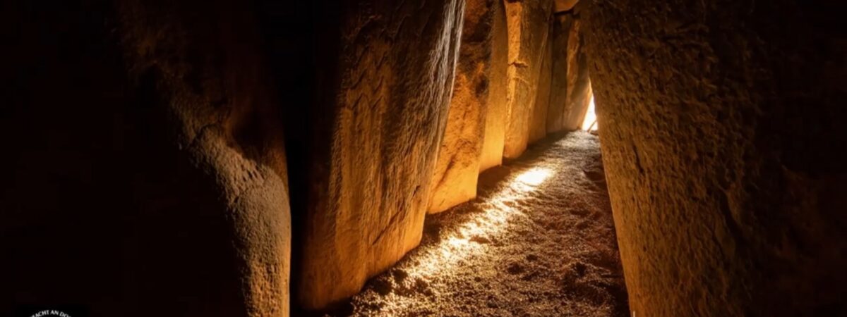 Newgrange, à l'occasion du solstice d'hiver