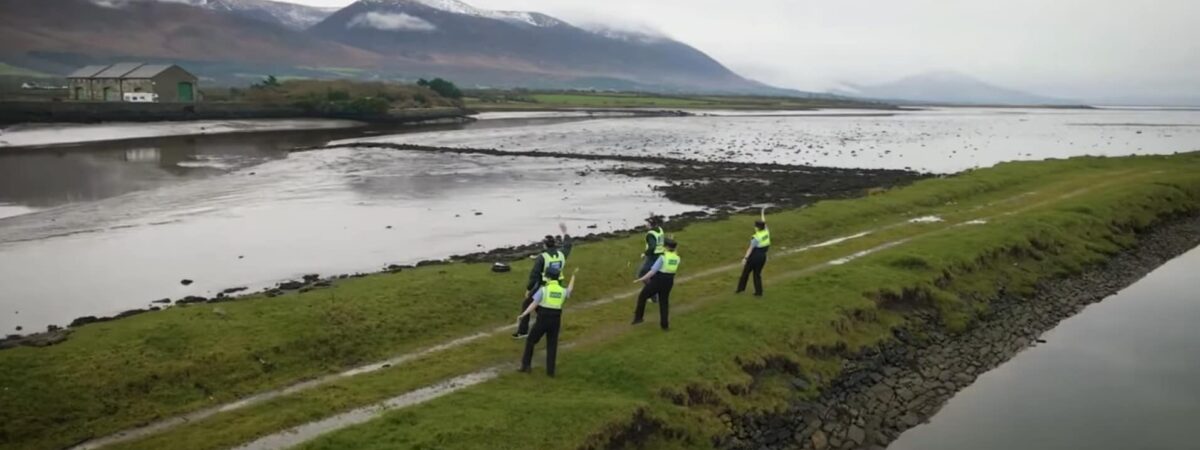 Une image du Jerusalema Dance Challenge de la Police irlandaise