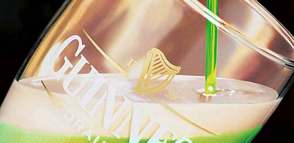 La Guinness sera désormais colorée en vert