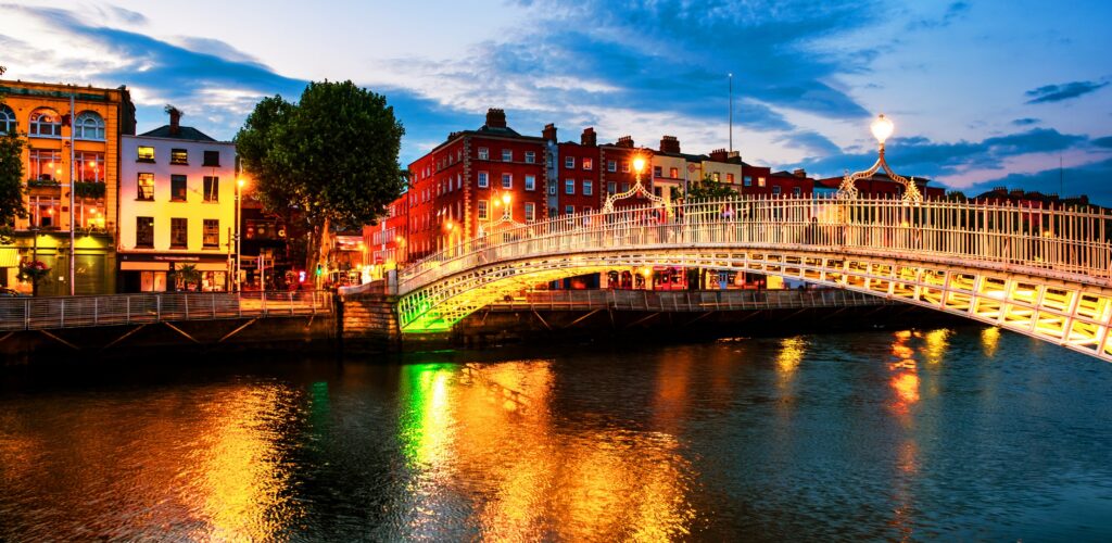 Le Ha'Penny bridge à Dublin - © Madrugada Verde-