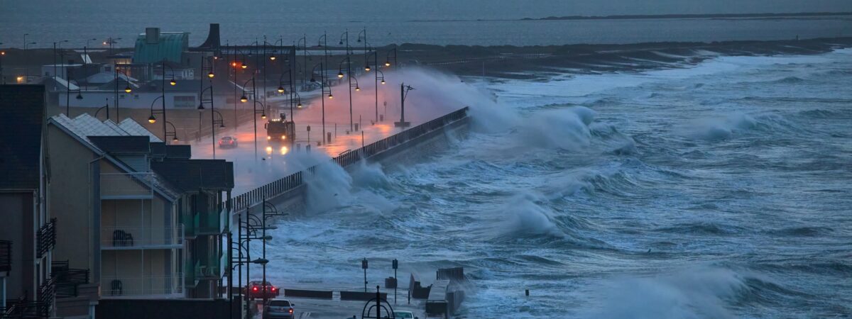 Tempête à Tramore en Irlande - © JORGE CORCUERA 