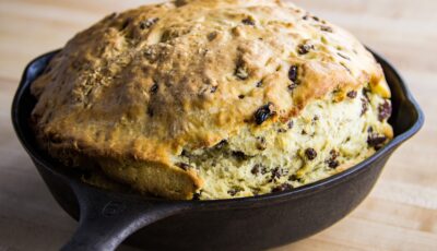 Un irish soda bread encore da sa poêle - © lganz