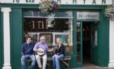 Une session de musique traditionnelle irlandais dans un irish pub, où Dirty Old Town est interprété - © Stephen Power - Tourism Ireland