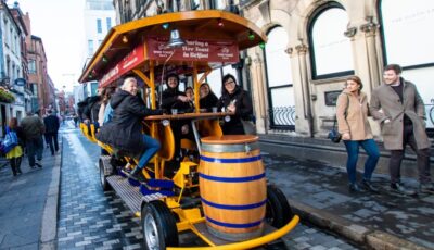 Des beer bike à Belfast - https://weetoasttours.com/