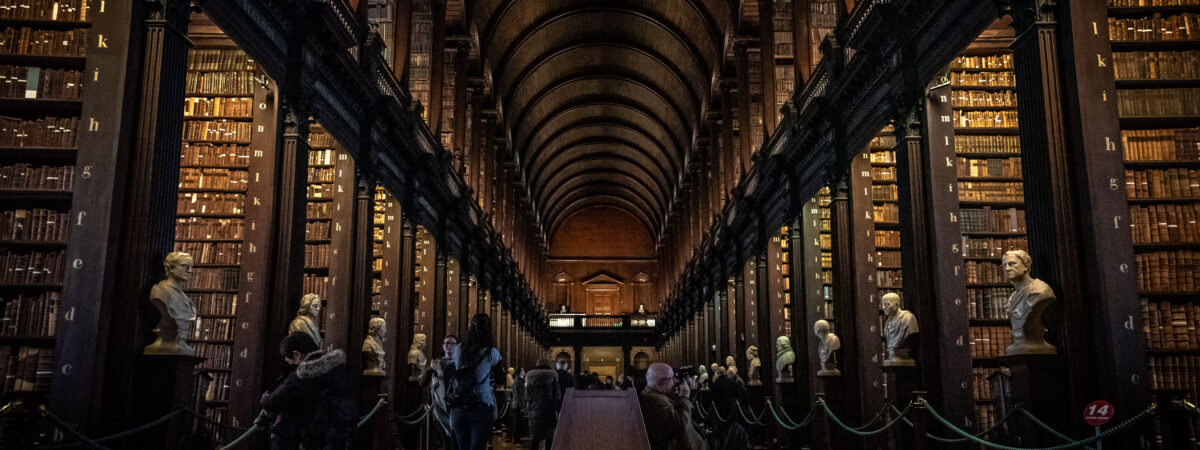 La Vieille bibliothèque de Trinity College à Dublin - © Andres Conema