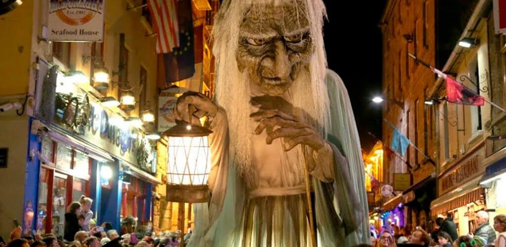 La grande parade de Macnas à Galway