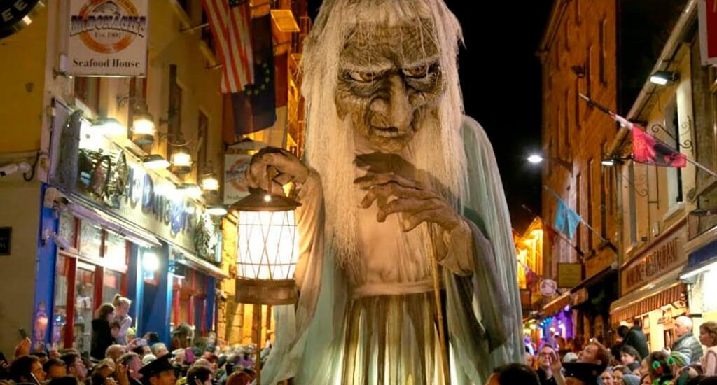La grande parade de Macnas à Galway