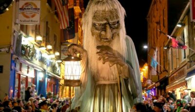 La grande parade de Macnas à Galway