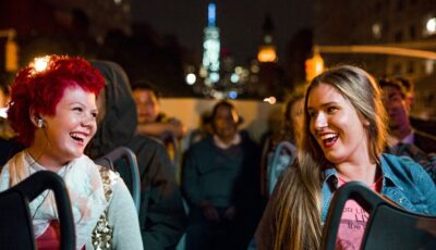 Dublin : Visite panoramique de nuit en bus à toit ouvert avec un guide en chair et en os