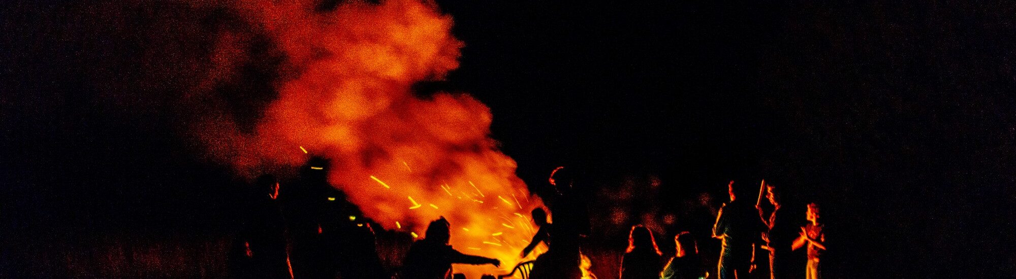 Feu de joie pour la fête irlandaise de Beltaine - © Julien
