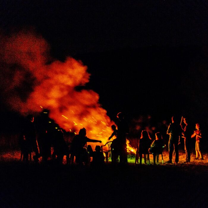 Feu de joie pour la fête irlandaise de Beltaine - © Julien