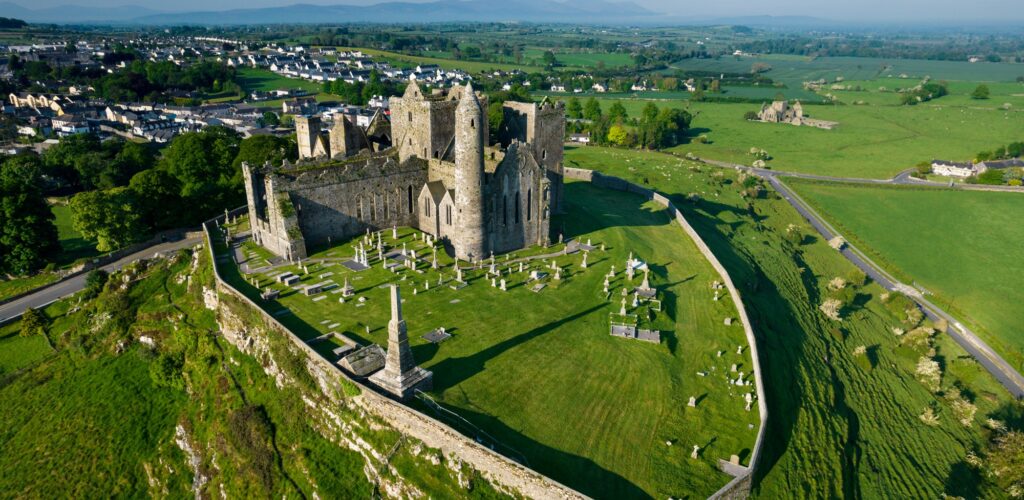 Le Rock of Cashel - © bacothelock