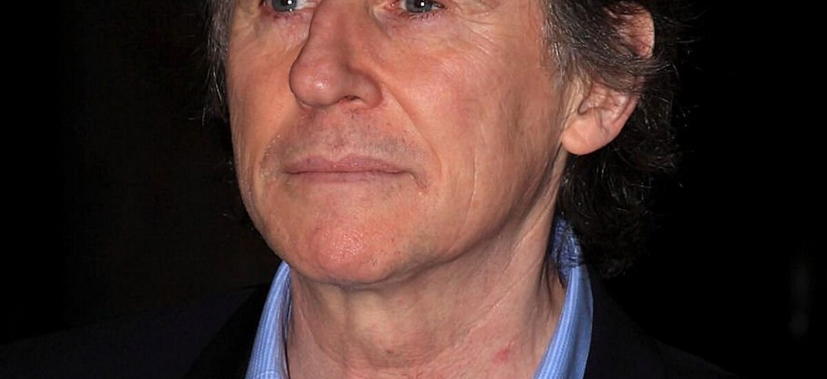 Gabriel Byrne - Ian Smith - cc