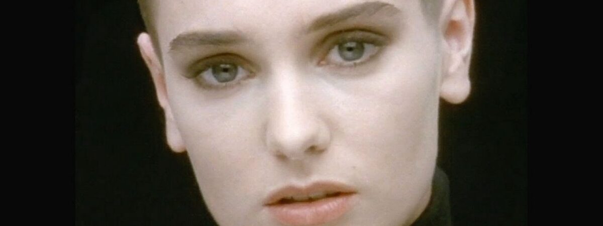 Sinéad O'Connor dans le clip 