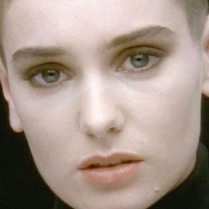 Sinéad O'Connor dans le clip "Nothing Compares 2 U"