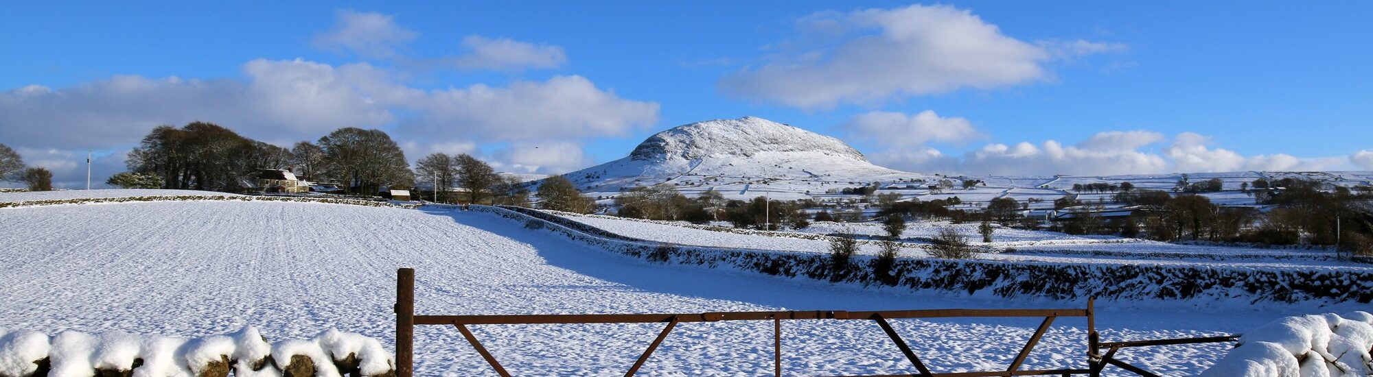 La Slemish Mountain sous la neige - © Creative Landscapes 