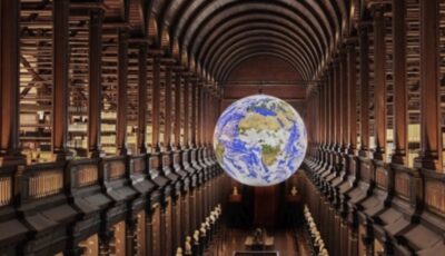L'installation Gaïa dans la Long Room de Trinity College