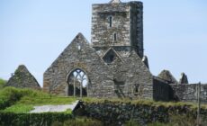 Sherkin Island Abbey - © Roger de Montfort