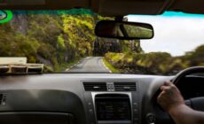 Une voiture de location en Irlande - © Janine Lamontagne - Getty Images Signature