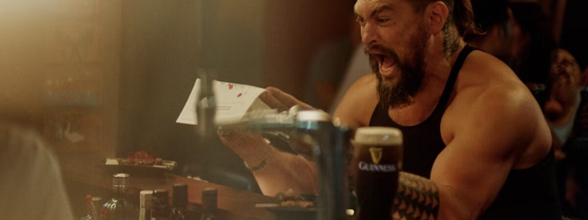 Jason Momoa, découvrant qu'il possède des origines irlandaises - YouTube