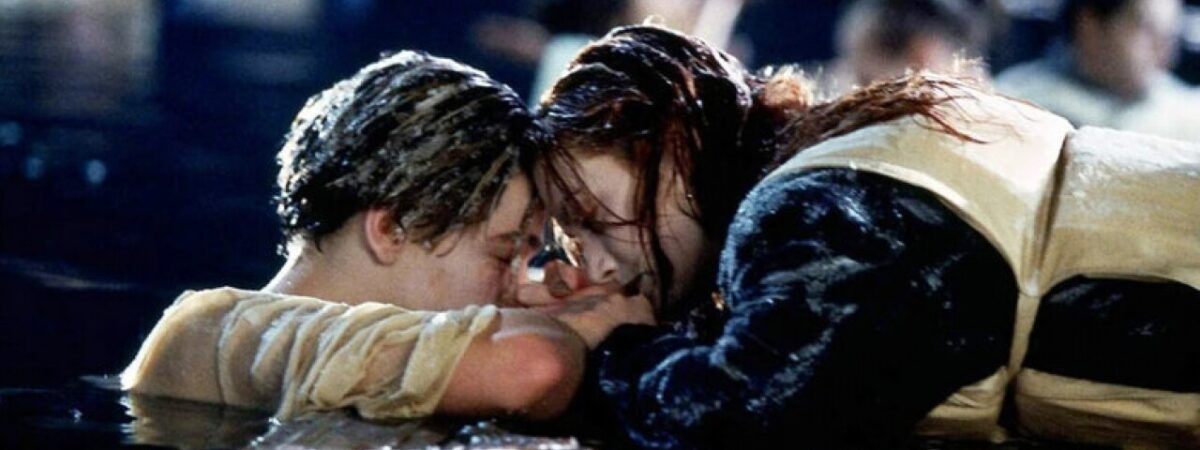 Scène du film Titanic, avec la célèbre porte en bois