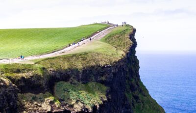Cliffs of Moher Coastal Walk - © Dimitry Anikin - Pexels
