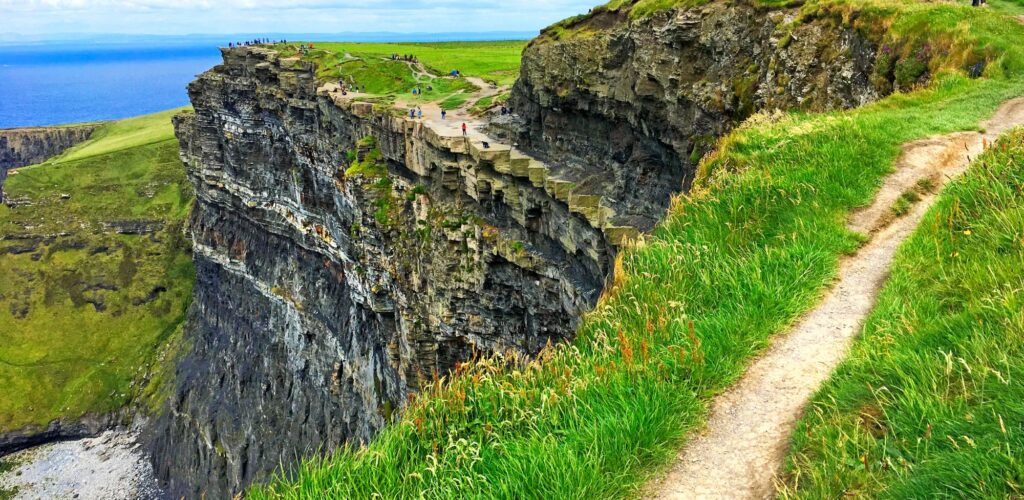 Cliffs of Moher Coastal Walk - © DNY59 - Getty Images Signature