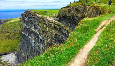 Cliffs of Moher Coastal Walk - © DNY59 - Getty Images Signature