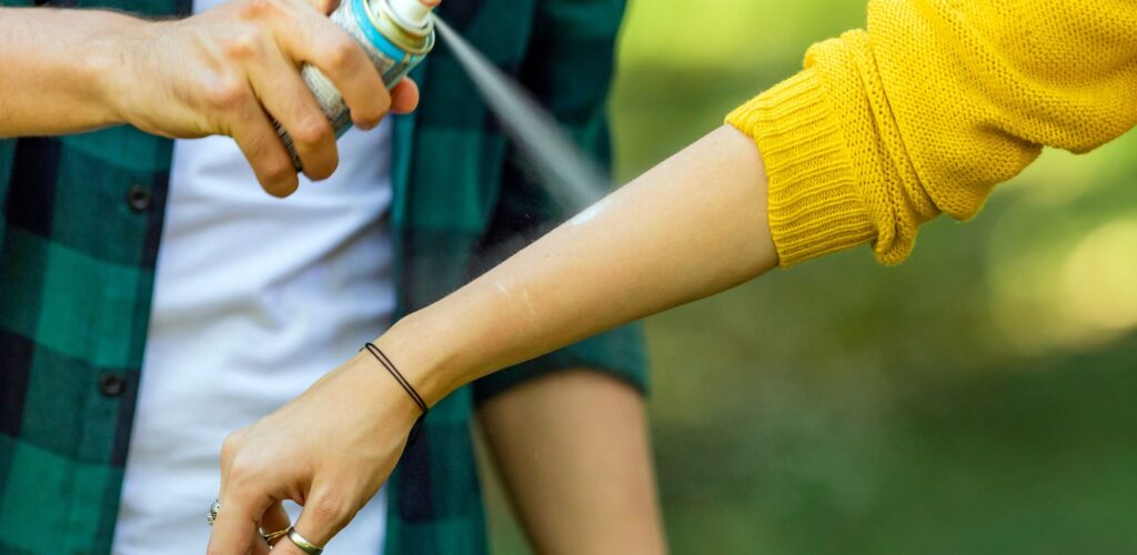 Ne partez pas sans insecticide - © RealPeopleGroup - Getty Images Signature