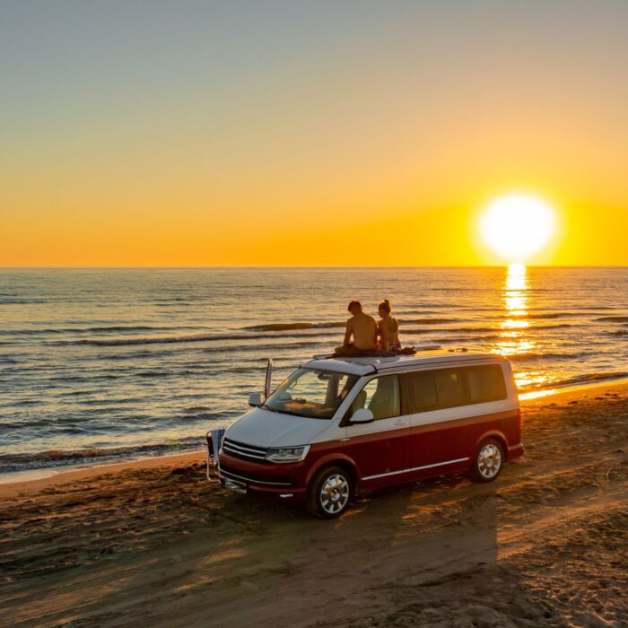 Un campervan en Irlande - © SimonSkafar - Getty Images Signature