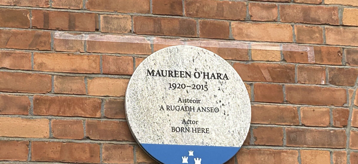 Plaque commémorative de Maureen O'Hara - @ivanabacik (X)