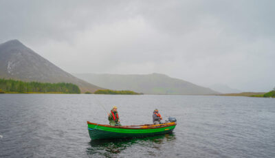 Pêche sur le Lough Inagh - ©Joyce Country and Western Lakes Geopark