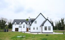 2BR Meadow View House close to Donegal Golf Club