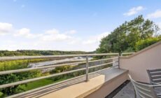 419 Stunning Sea View Clifden Apartment