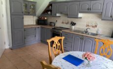 5 bedroom house with free parking near new walkway