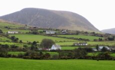 Atlantic Ocean and Mountain View Cottage in Kerry