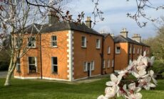 Clone Country House