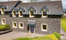 Dingle Courtyard Cottages 2 Bed (Sleeps 4)