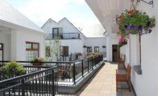 Donegan Court Aparthotel