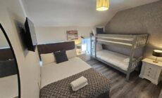 Eyre Square Centre House with Hot Tub