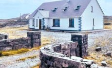 Irish Isle Oasis: Spacious 5-Bedroom Retreat