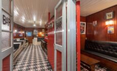 Killorglin Irish Pub With Hot Tub That Sleeps 19