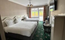 Lakeside Manor Hotel