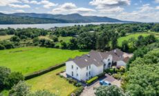 Large 5 bedroom home to sleep 10 people with wonderful sea views