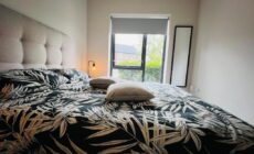 PRIVATE KING SIZE ROOM in WELL DECORATED SHARED FLAT
