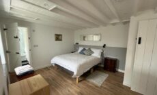 Pier Cottage with private water access to Colla Pier