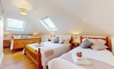 Ross Beach Family Farmhouse B&B