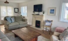 Seaside Chic! Modern Cosy Home