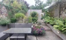 Sophisticated Seafront 3BD Suntrap Landscaped Yard