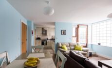 Spacious 2-Bedroom Apartment near O'Connell St